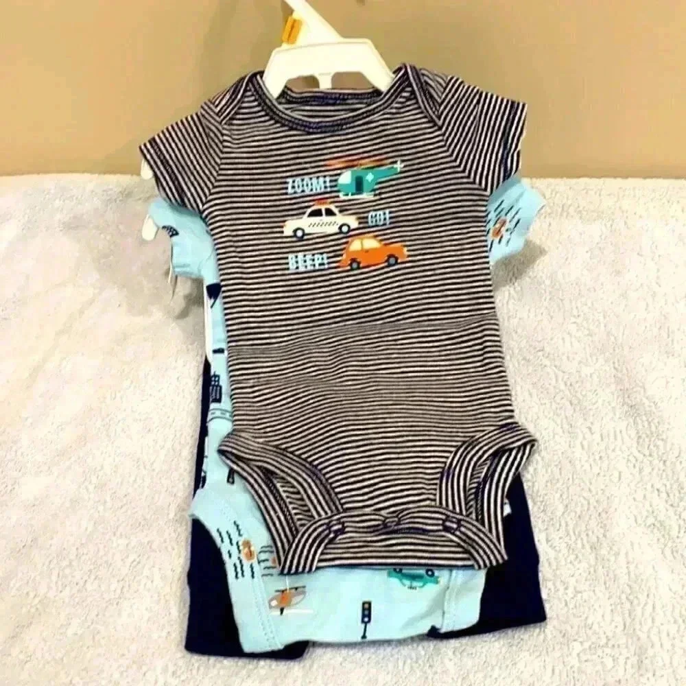 Carter’s Newborn set